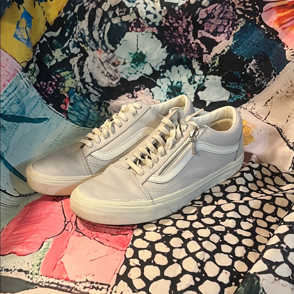 Vans Women's Sneakers in Light Gray